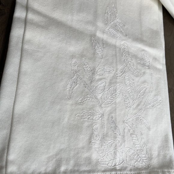 Anne Klein Jeans Womens 14 White 5 Pocket Jeans Embroidery detail at Hem - Picture 4 of 14